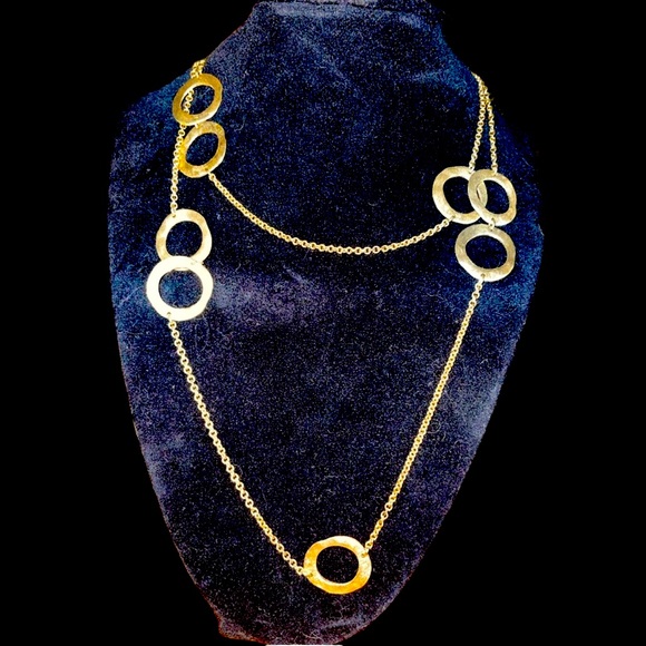 Jewelry - Gold circle costume necklace 18 inches